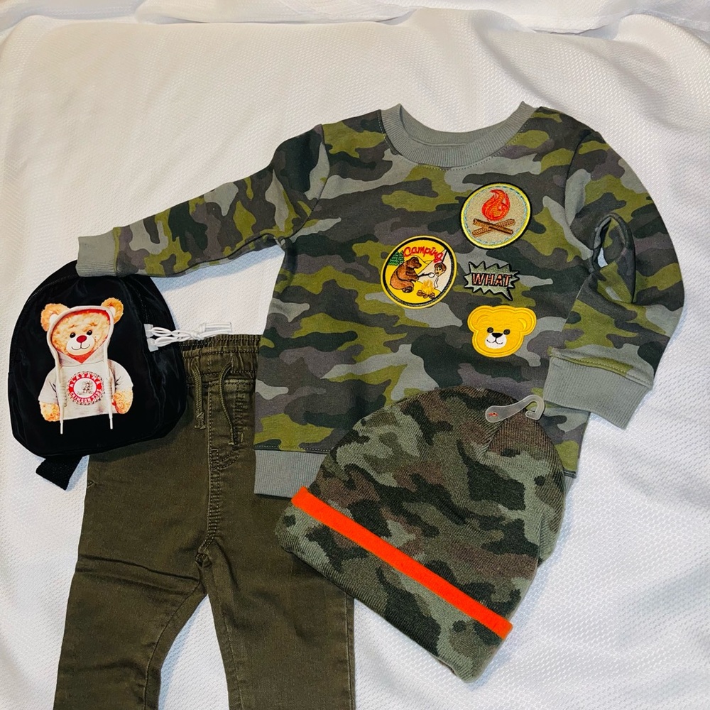 Custom Sweatshirt and Jeans Set…Comes With Boys Shoulder Bag